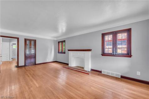 3852 E 140th Street Cleveland OH 44128