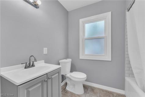 3852 E 140th Street Cleveland OH 44128