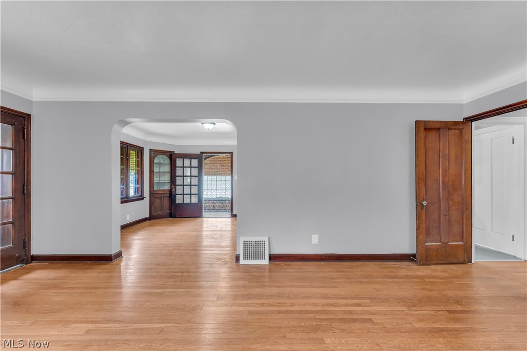 3852 E 140th Street Cleveland OH 44128