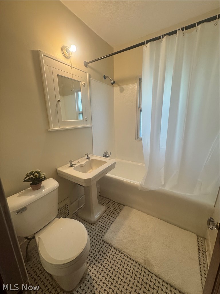 18309 Edgerton Road Cleveland OH 44119