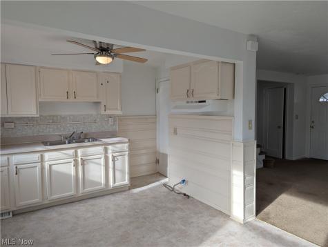 1490 - 1492 E 250th Street Euclid OH 44117