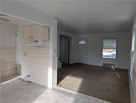 1490 - 1492 E 250th Street Euclid OH 44117
