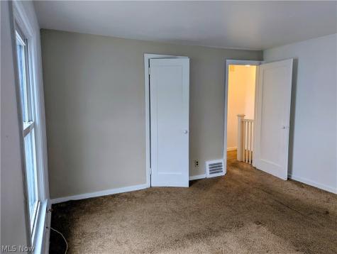 1490 - 1492 E 250th Street Euclid OH 44117