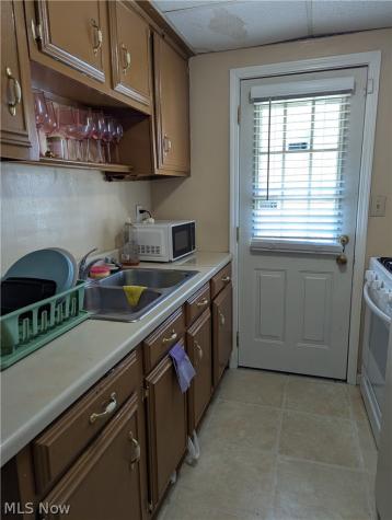 1490 - 1492 E 250th Street Euclid OH 44117