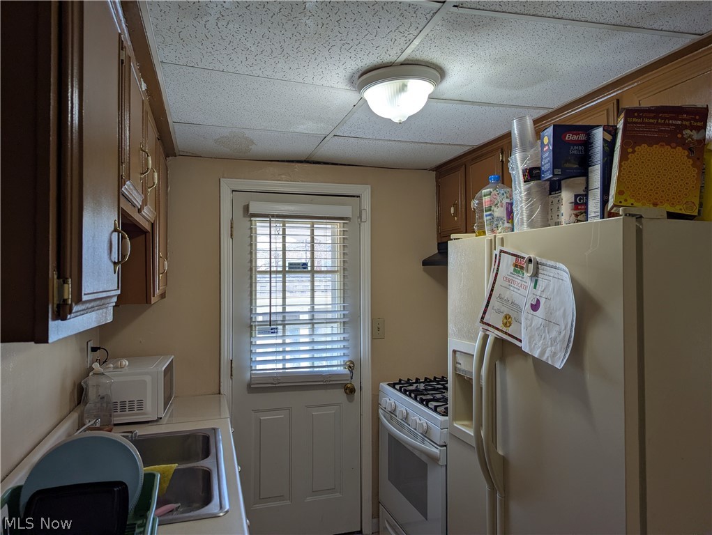 1490 - 1492 E 250th Street Euclid OH 44117