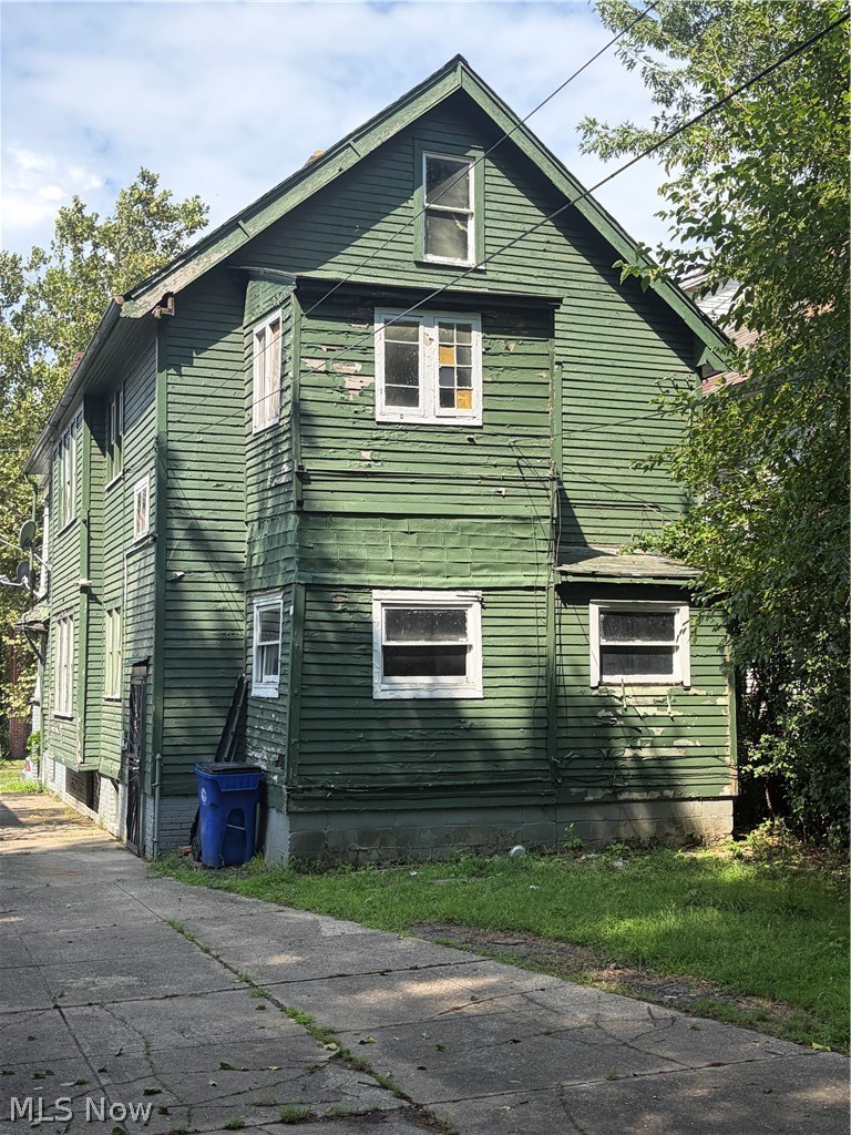 621 E 128th Street Cleveland OH 44108