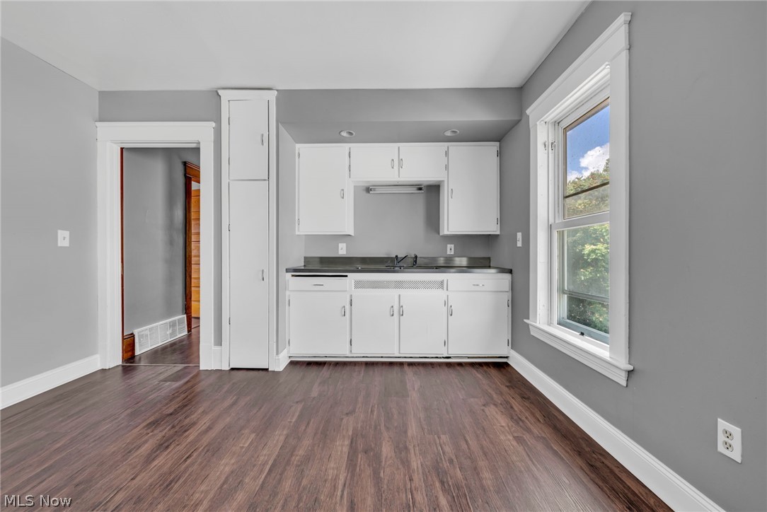 4438 Pearl Road Cleveland OH 44109