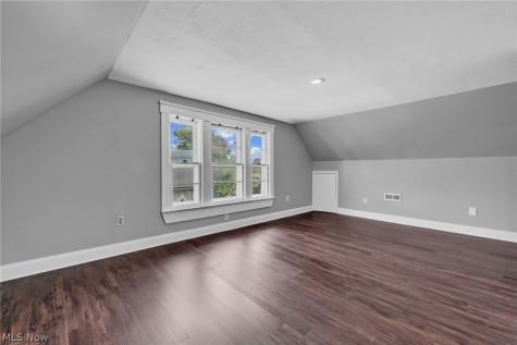 4438 Pearl Road Cleveland OH 44109