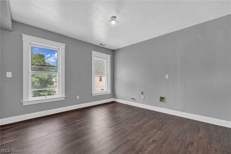 4438 Pearl Road Cleveland OH 44109