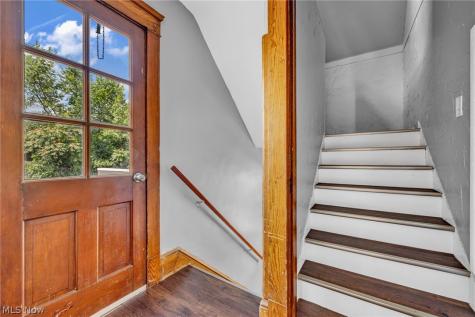 4438 Pearl Road Cleveland OH 44109