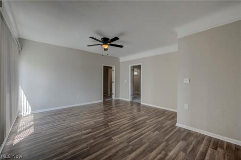 4438 Pearl Road Cleveland OH 44109