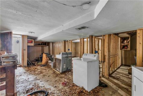 4438 Pearl Road Cleveland OH 44109