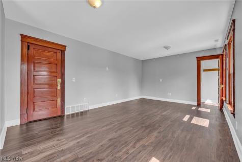 4438 Pearl Road Cleveland OH 44109