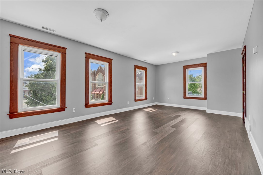 4438 Pearl Road Cleveland OH 44109