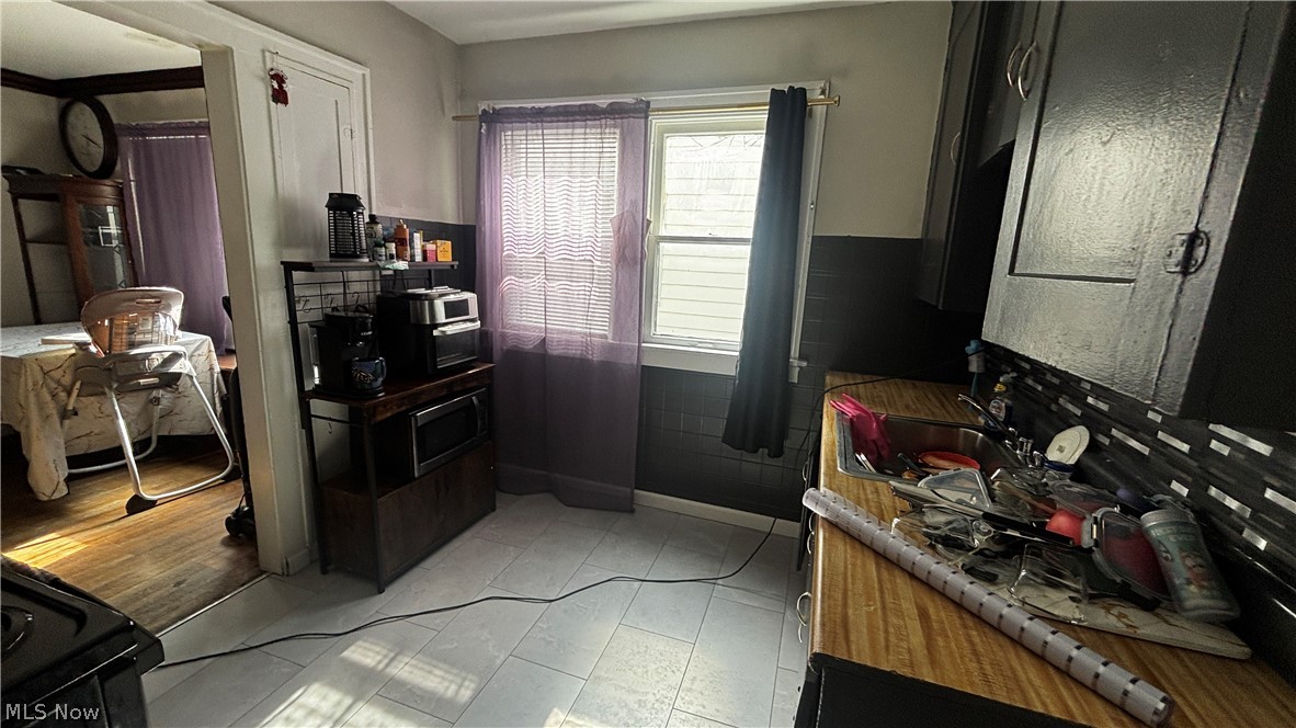 3234 W 110th Street Cleveland OH 44111