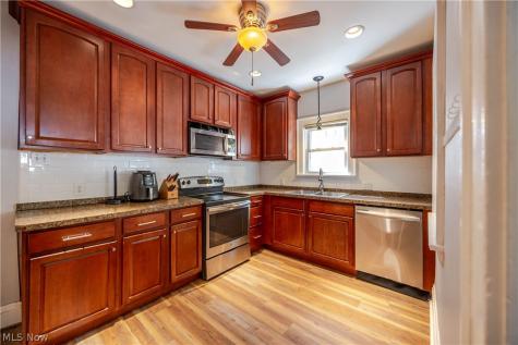 2939 E Derbyshire Road Cleveland Heights OH 44118
