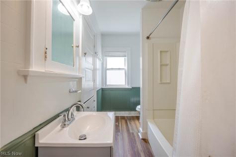 2939 E Derbyshire Road Cleveland Heights OH 44118