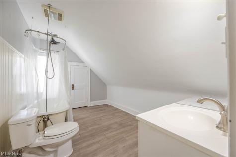 2939 E Derbyshire Road Cleveland Heights OH 44118