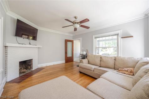 2939 E Derbyshire Road Cleveland Heights OH 44118