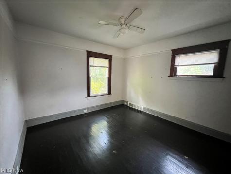 1910 Mayview Avenue Cleveland OH 44109