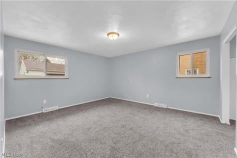 927 E 216th Street Euclid OH 44119
