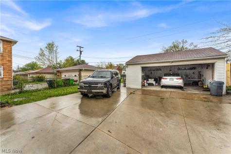 927 E 216th Street Euclid OH 44119