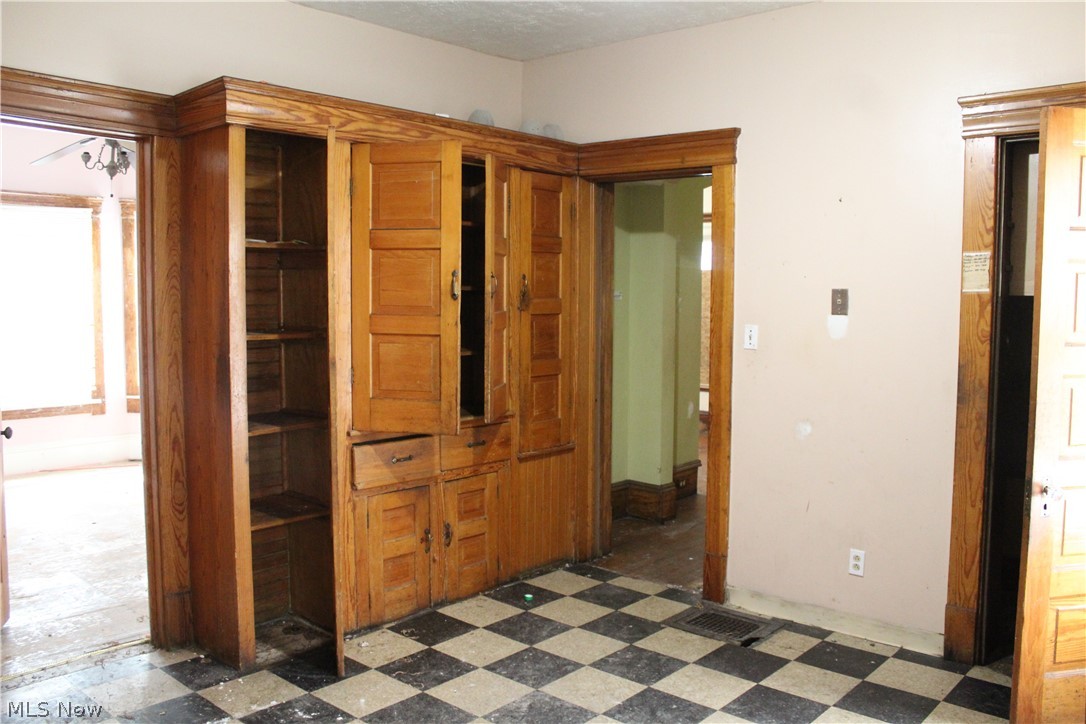 3261 Scranton Road Cleveland OH 44109
