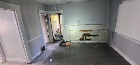 13614 Benwood Avenue Cleveland OH 44105