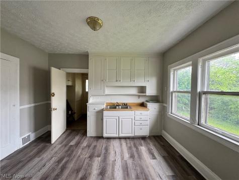 3455 E 142nd Street Cleveland OH 44120