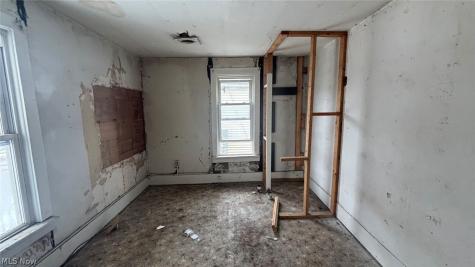 756 Brown Street Akron OH 44311