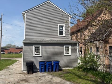 1427 E 92nd Street Cleveland OH 44106