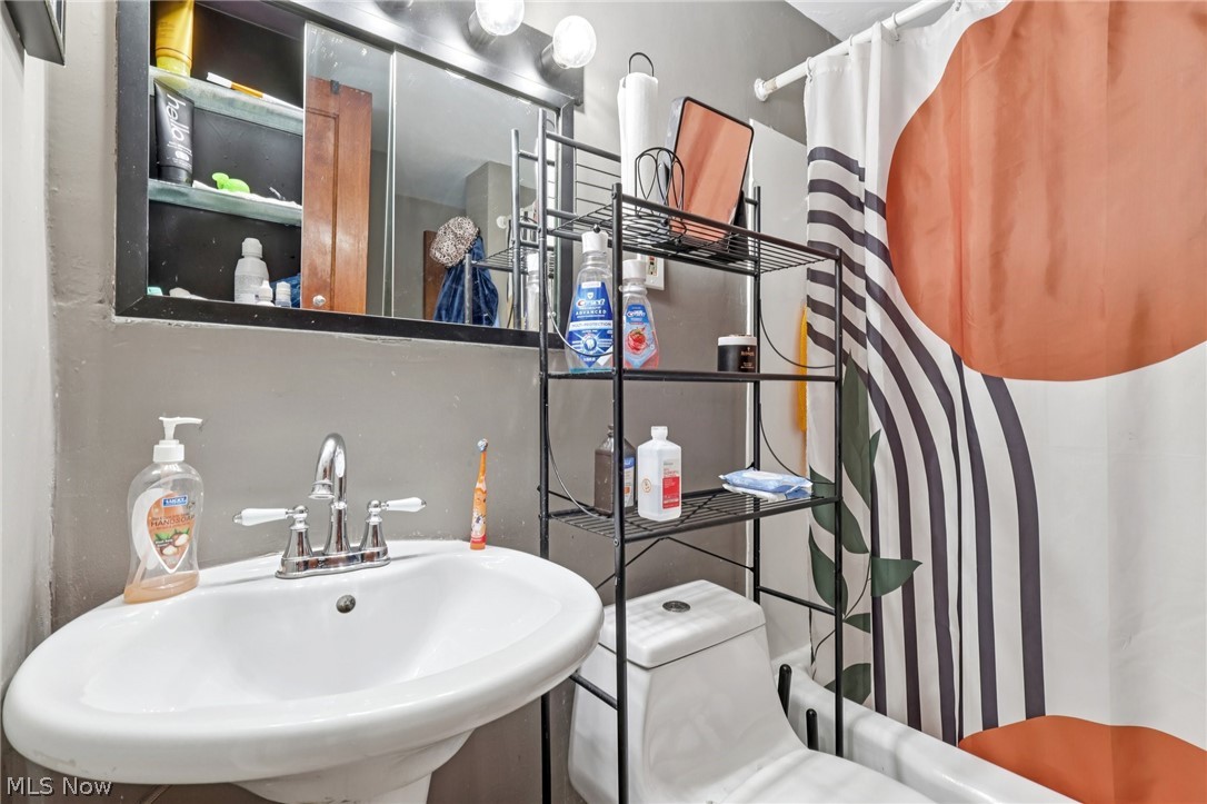 9407 Clifton Boulevard Cleveland OH 44102