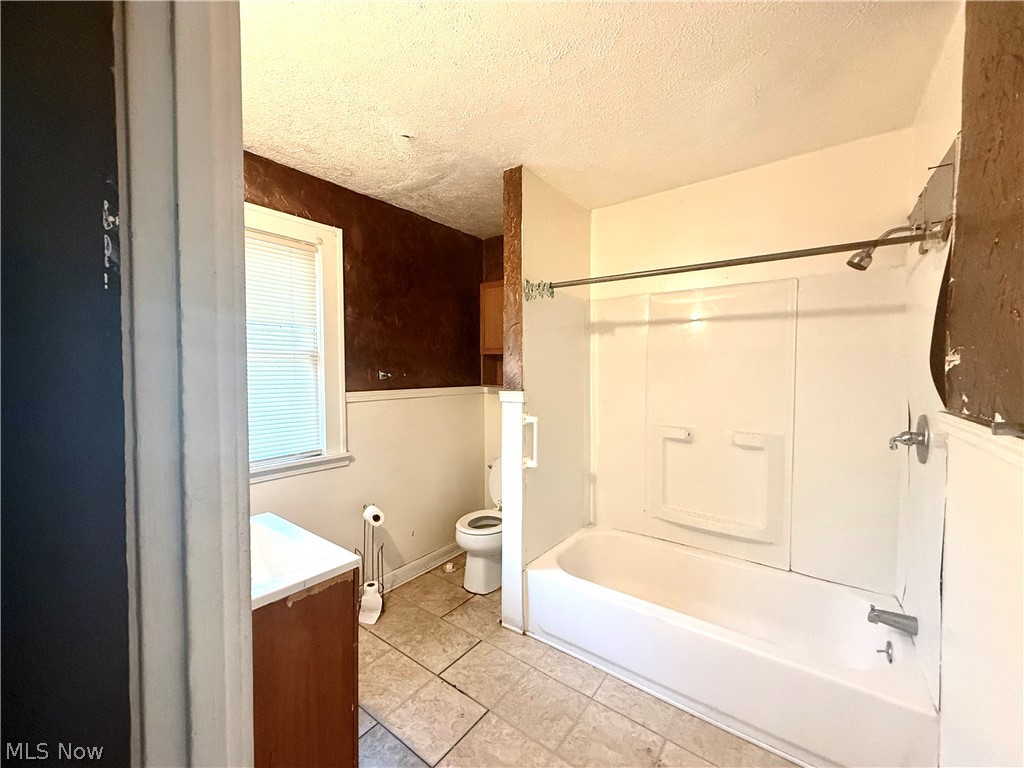15910 Arcade Avenue Cleveland OH 44110