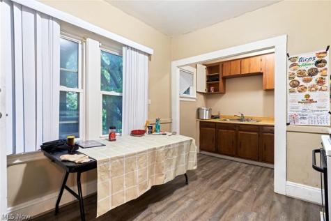 11224 Parkview Avenue Cleveland OH 44104