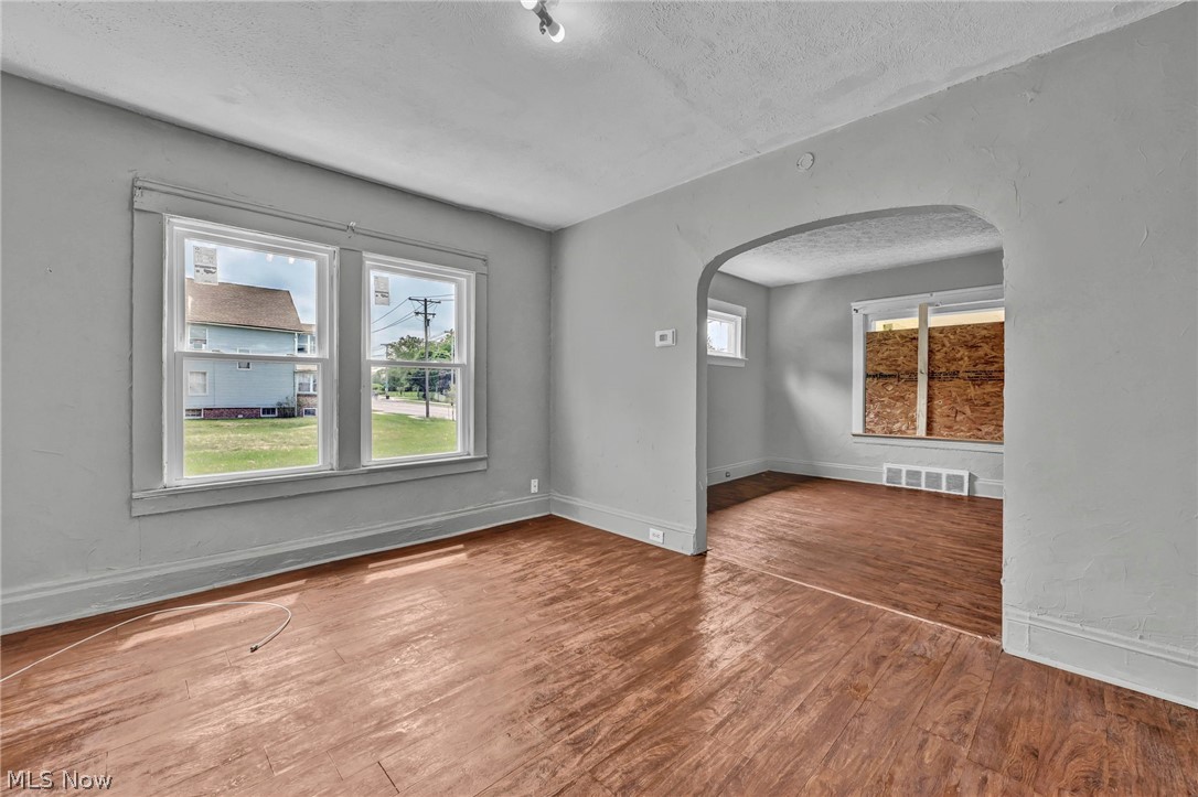 1011 East 140 Cleveland OH 44110