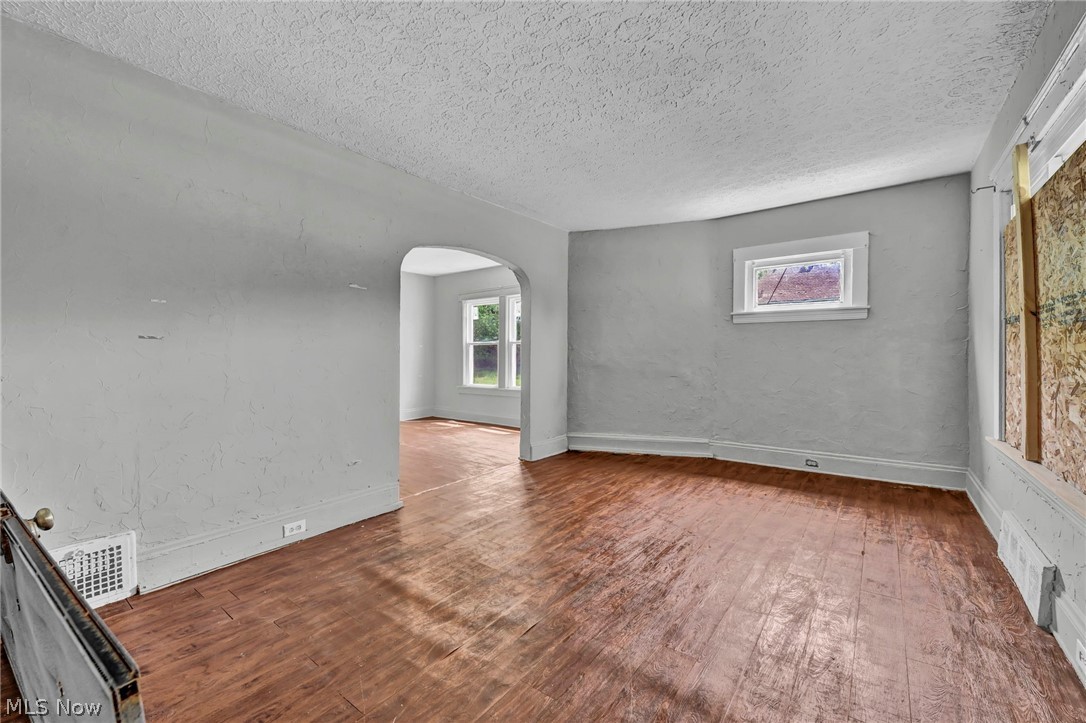1011 East 140 Cleveland OH 44110