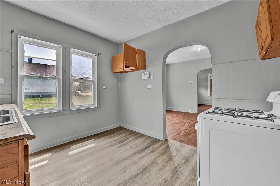 1011 East 140 Cleveland OH 44110