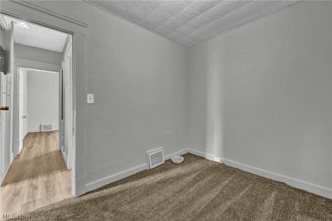 1011 East 140 Cleveland OH 44110
