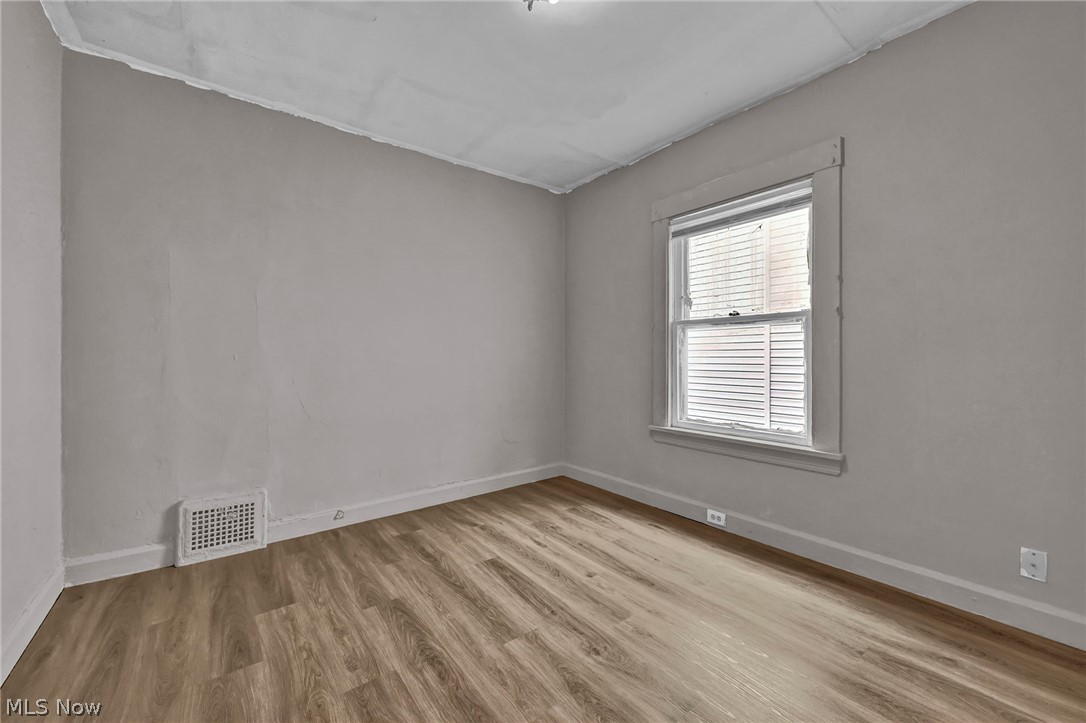 1011 East 140 Cleveland OH 44110