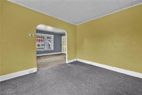 1011 East 140 Cleveland OH 44110