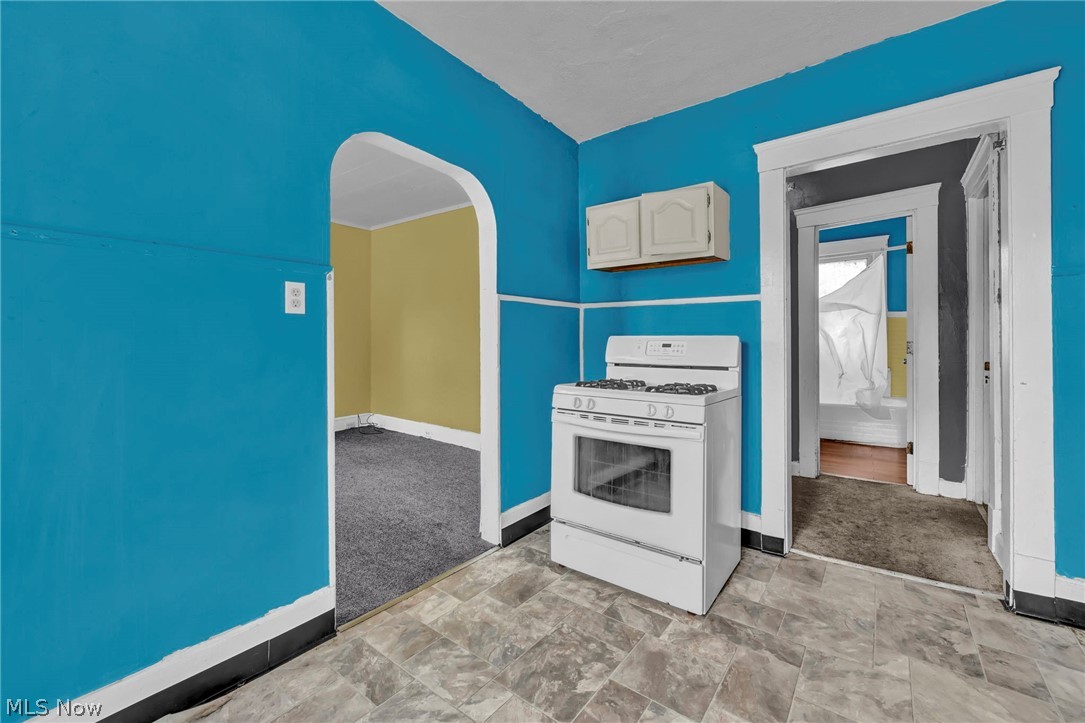 1011 East 140 Cleveland OH 44110