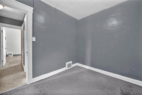1011 East 140 Cleveland OH 44110