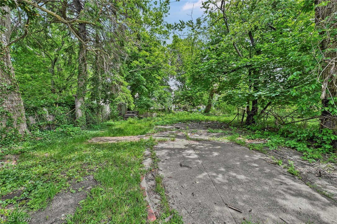 1011 East 140 Cleveland OH 44110