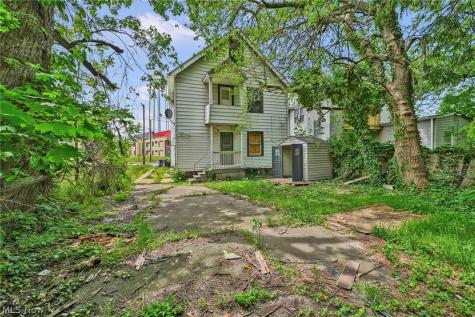 1011 East 140 Cleveland OH 44110