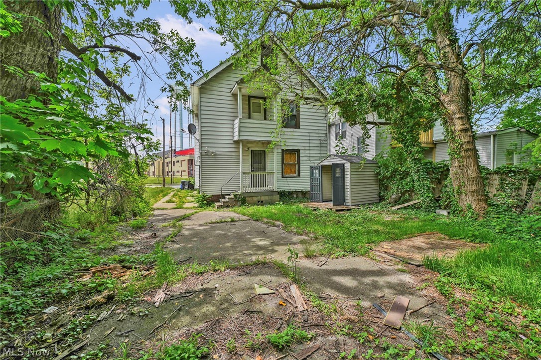 1011 East 140 Cleveland OH 44110