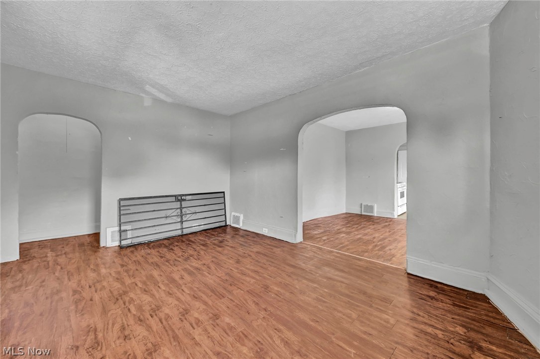 1011 East 140 Cleveland OH 44110