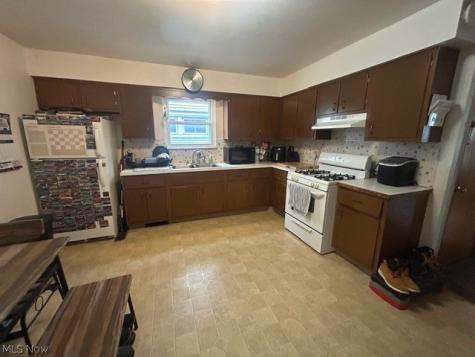 7414 Dorothy Avenue Parma OH 44129