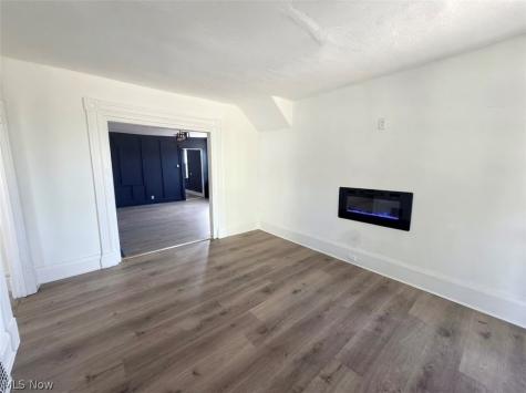 10806 Mount Overlook Avenue Cleveland OH 44104