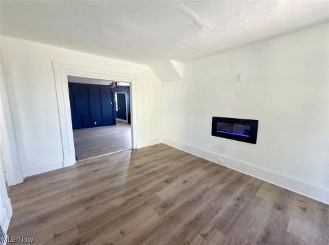 10806 Mount Overlook Avenue Cleveland OH 44104