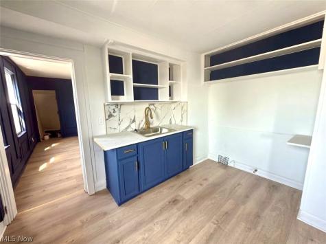 10806 Mount Overlook Avenue Cleveland OH 44104